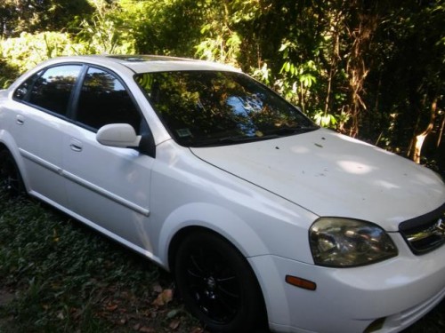 suzuky forenza 2005 daÃ±ado