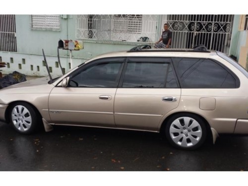 toyota corolla 1993 1.8 $3,000