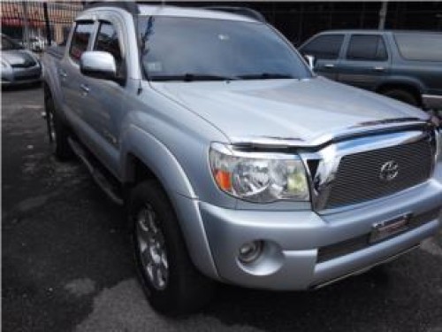 toyota tacoma doble cabina 2006 llama ahora