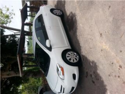 toyota yaris 2008 blanco poco millaje