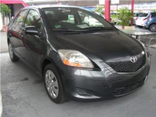 toyota yaris 2011 como nuevo poco millaje